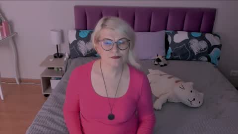 Sabrina MacMarren online show from February 25, 2025, 5:15 pm