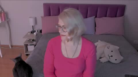 Sabrina MacMarren online show from March 9, 2025, 7:15 pm