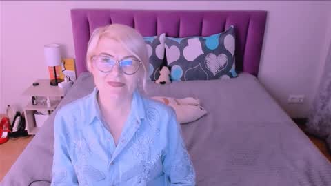 Sabrina MacMarren online show from October 1, 2025, 4:35 pm