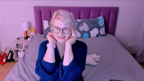 Sabrina MacMarren online show from October 3, 2025, 7:00 pm