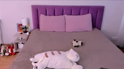 Sabrina MacMarren online show from November 27, 2025, 9:44 am