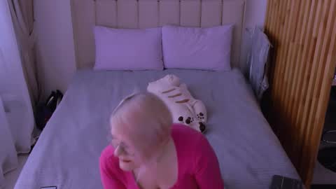 Sabrina MacMarren online show from March 17, 2026, 9:01 am