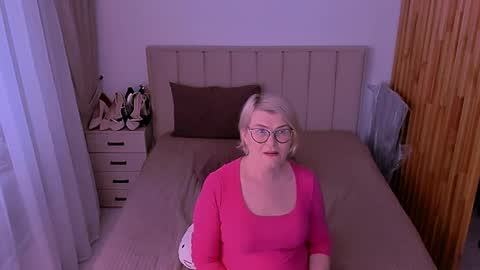 Snapshot of sabrinamacmarren chatting on May 31, 2026, 6:09 pm Sabrina MacMarren online show from May 31, 2026, 6:09 pm