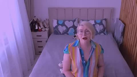 Sabrina MacMarren online show from June 21, 2026, 12:08 pm