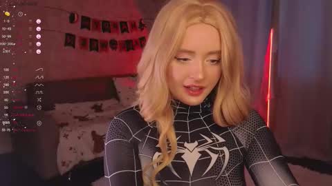 Hello im Sabrina  online show from October 31, 2025, 2:12 am