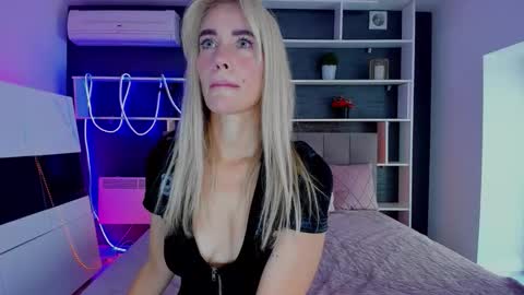 Sabrina online show from October 14, 2025, 11:44 am