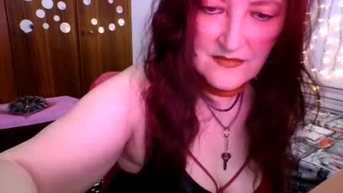 SabrinaXlovess online show from May 1, 2026, 5:28 pm