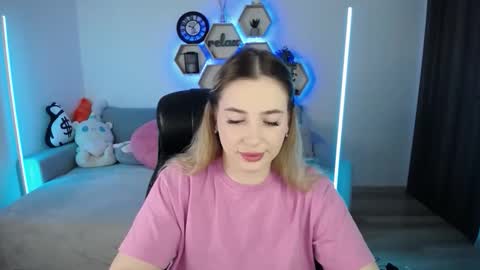 Sabrina Violet online show from October 17, 2025, 8:17 am