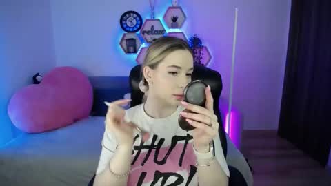 Sabrina Violet online show from February 14, 2026, 9:28 am