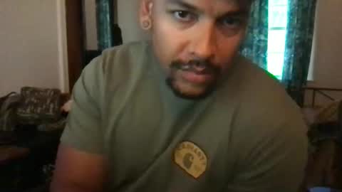 Snapshot of sack_draggin chatting on May 21, 2026, 5:20 pm Beezy online show from May 21, 2026, 5:20 pm
