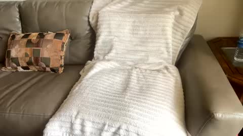 R online show from February 22, 2025, 7:36 pm