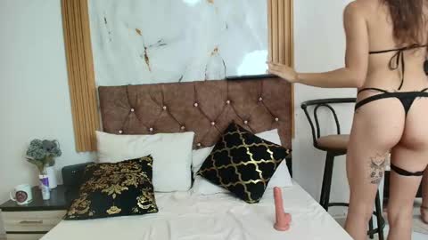 Snapshot of sacrlet_fox75 chatting on April 15, 2026, 7:58 pm scarlet fox75 online show from April 15, 2026, 7:58 pm