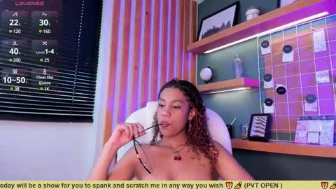 Snapshot of sade_jackson1 chatting on March 4, 2025, 1:28 pm Sophie online show from March 4, 2025, 1:28 pm