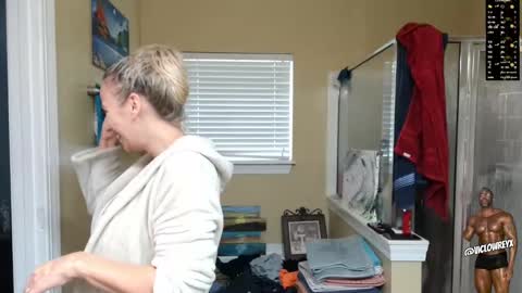 Snapshot of sadierw chatting on October 29, 2025, 4:31 pm SadieRW online show from October 29, 2025, 4:31 pm