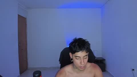 saenz_hotx online show from October 13, 2025, 9:37 pm