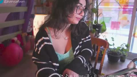 Snapshot of safaeri chatting on December 17, 2024, 4:21 pm Safa online show from December 17, 2024, 4:21 pm