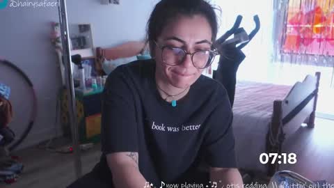 Snapshot of safaeri chatting on January 15, 2025, 4:32 pm Safa online show from January 15, 2025, 4:32 pm