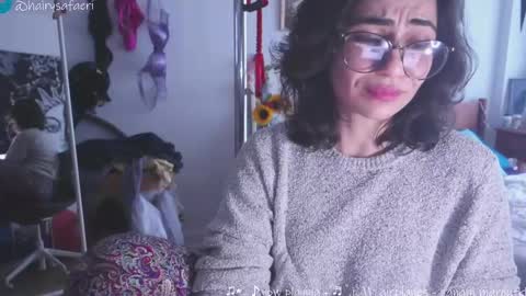 Snapshot of safaeri chatting on February 20, 2025, 9:09 pm Safa online show from February 20, 2025, 9:09 pm