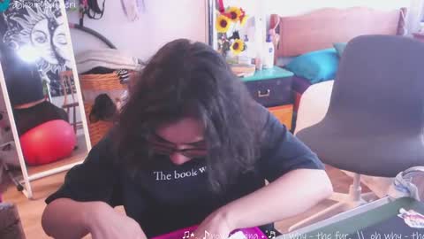 Snapshot of safaeri chatting on February 21, 2025, 7:10 pm Safa online show from February 21, 2025, 7:10 pm