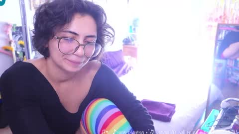 Snapshot of safaeri chatting on September 19, 2025, 3:13 pm Safa online show from September 19, 2025, 3:13 pm