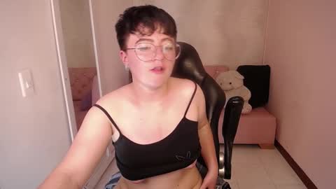 Snapshot of safyka chatting on March 5, 2025, 11:38 pm SAFYKA online show from March 5, 2025, 11:38 pm