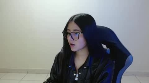 Snapshot of sahaliefox_ chatting on June 1, 2026, 9:05 pm Sahaliefox online show from June 1, 2026, 9:05 pm