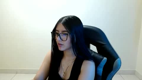 Snapshot of sahaliefox_ chatting on June 7, 2026, 6:33 pm Sahaliefox online show from June 7, 2026, 6:33 pm