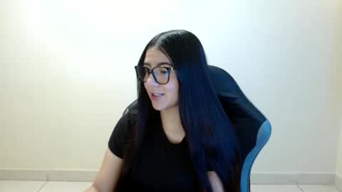 Snapshot of sahaliefox_ chatting on June 8, 2026, 1:00 pm Sahaliefox online show from June 8, 2026, 1:00 pm