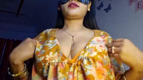 Snapshot of sahani2208 chatting on January 8, 2025, 10:04 am Queen Archana online show from January 8, 2025, 10:04 am