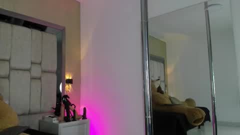 Snapshot of saharakross chatting on March 15, 2026, 4:40 am Sahara online show from March 15, 2026, 4:40 am