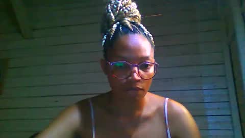 Snapshot of saida472627 chatting on November 15, 2025, 10:45 am saida472627 online show from November 15, 2025, 10:45 am