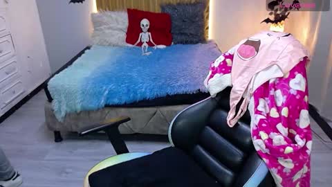 Snapshot of sailor_moon07 chatting on October 9, 2025, 4:43 am sailor online show from October 9, 2025, 4:43 am