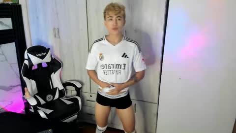 Snapshot of saimonvela chatting on November 21, 2025, 1:43 pm Juan online show from November 21, 2025, 1:43 pm