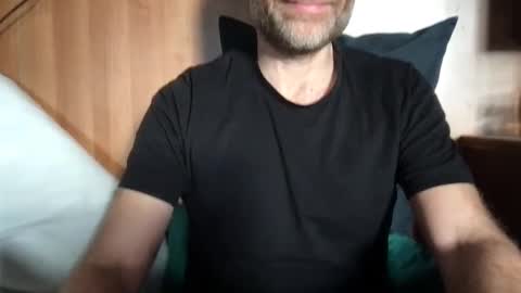 saint009 online show from December 28, 2024, 11:41 am