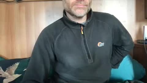 saint009 online show from February 3, 2025, 10:58 am