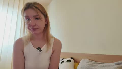 Chloe online show from March 24, 2026, 1:27 pm