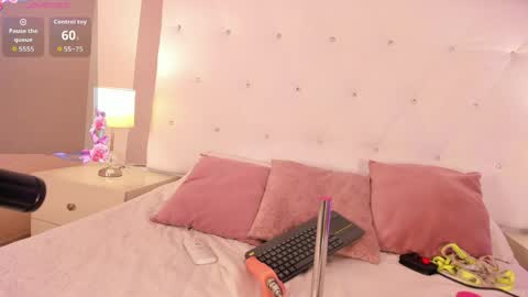 salem_smith_ online show from May 28, 2026, 11:29 am