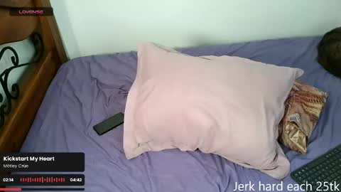 Snapshot of salemqueer_ chatting on May 31, 2026, 12:34 pm Sam online show from May 31, 2026, 12:34 pm