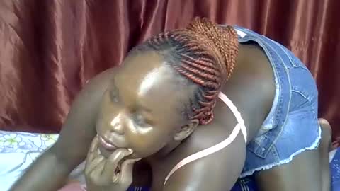 Snapshot of sally_bee1 chatting on June 10, 2026, 4:23 am sally_bee1 online show from June 10, 2026, 4:23 am