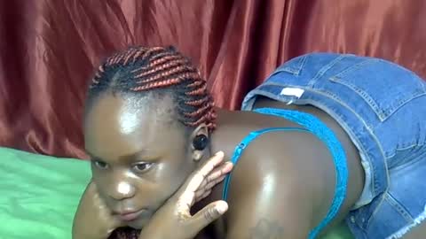 Snapshot of sally_bee1 chatting on June 28, 2026, 3:45 am sally_bee1 online show from June 28, 2026, 3:45 am