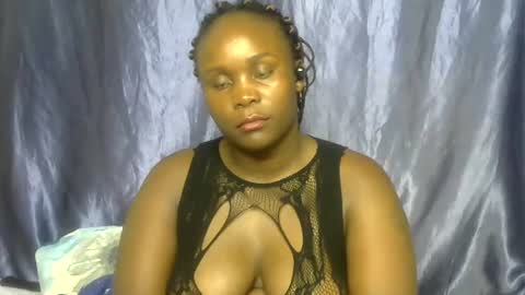 Snapshot of sally_bee1 chatting on July 19, 2026, 3:05 pm sally_bee1 online show from July 19, 2026, 3:05 pm
