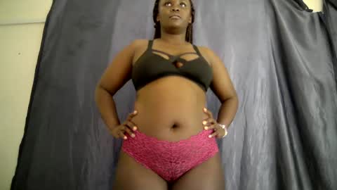 Snapshot of sally_bee1 chatting on July 26, 2026, 7:43 pm sally_bee1 online show from July 26, 2026, 7:43 pm