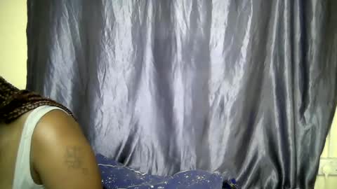 Snapshot of sally_bee1 chatting on July 31, 2026, 8:03 am sally_bee1 online show from July 31, 2026, 8:03 am