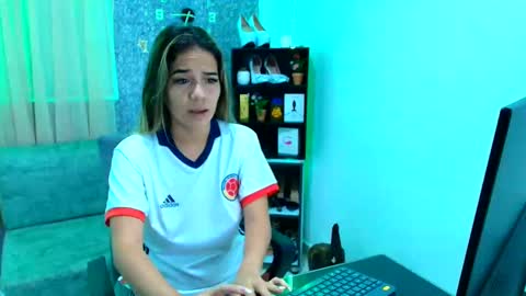 Snapshot of sally_ricci chatting on September 10, 2025, 11:43 am sally_ricci online show from September 10, 2025, 11:43 am