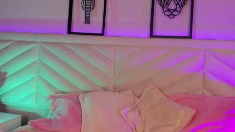 Snapshot of sally_white_ chatting on December 28, 2024, 3:04 am Sally White online show from December 28, 2024, 3:04 am