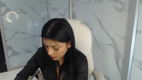 Snapshot of salmaportman_ chatting on February 5, 2025, 2:51 am salmaportman_ online show from February 5, 2025, 2:51 am
