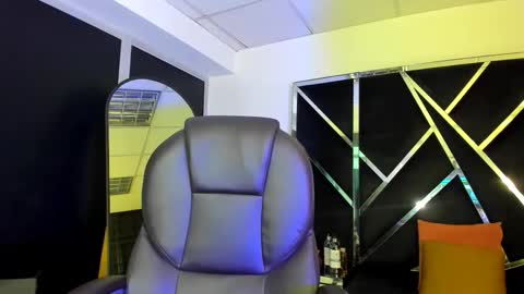 Snapshot of salmaportman_ chatting on October 23, 2025, 2:33 am salmaportman_ online show from October 23, 2025, 2:33 am