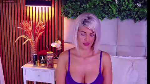 SalmaRoze online show from April 25, 2026, 3:31 am