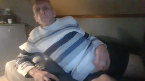 Snapshot of salmo6 chatting on December 14, 2025, 11:59 am salmo6 online show from December 14, 2025, 11:59 am