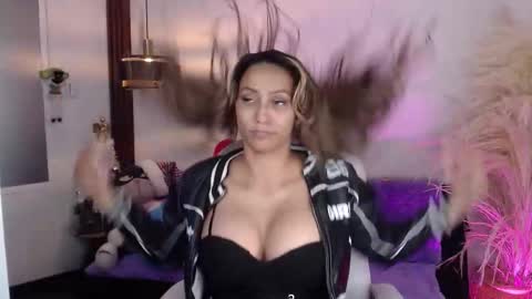 salome_drasin online show from November 22, 2025, 8:41 pm